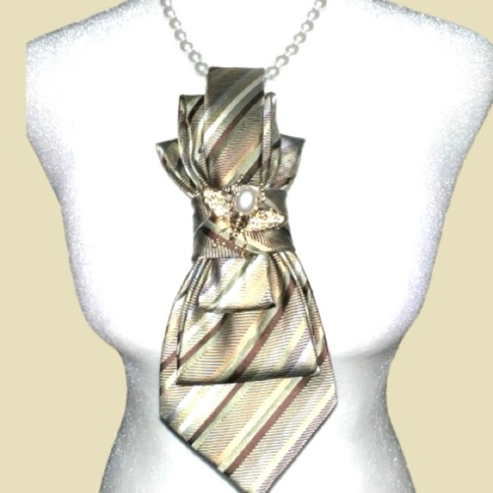 “Dainty dapper” Elegant Gold and Silver Striped necktie Necklace with bumble bee